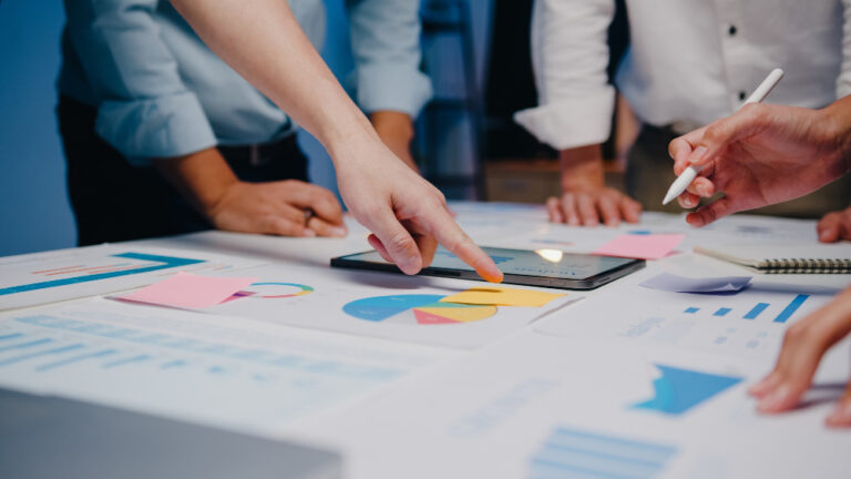 Trouver sa niche de marketplace : l'étape que 90 % des créateurs bâclent (et qui fait toute la différence)